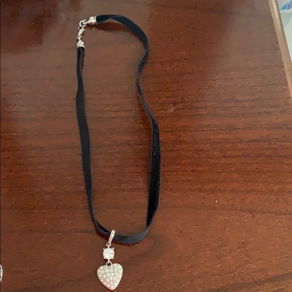 Choker necklace